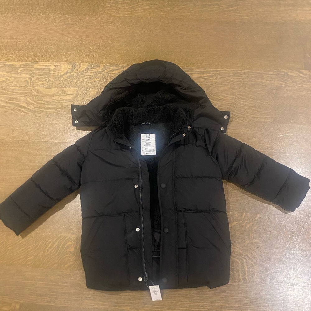 Kids Black Puffer Jacket, Gap, size xs (4-5)